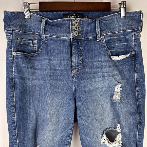Torrid Premium Women's Jegging Jeans Blue 16R Distressed Crop 26"‎ Inseam - Picture 2 of 16